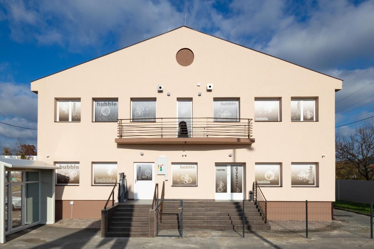 Bubble Hotel Es Rendezvenykoezpont Zalaegerszeg Exterior foto